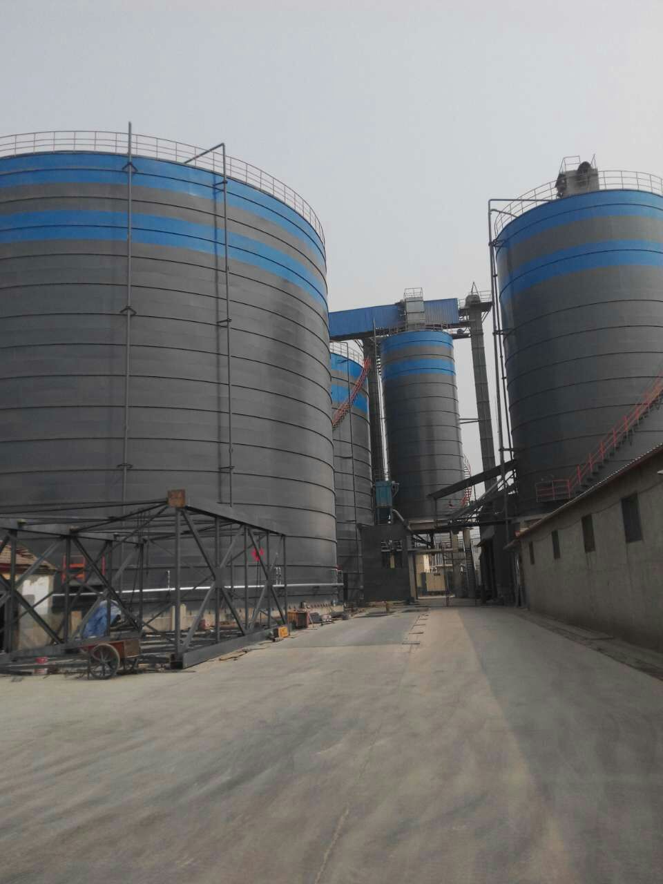 阳日镇粉煤灰储存库基础怎么建造